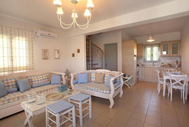 Aeolia Villas カリストス 部屋 写真